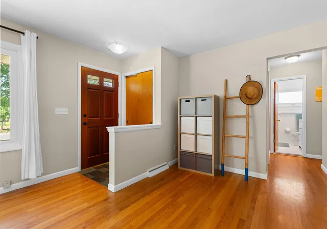 Photo 3 of Single family home for sale at 1559 Glastonbury Rd, Ann Arbor, MI 48103 | MLS# 81026026876 | Listing updated on 2026-06-06