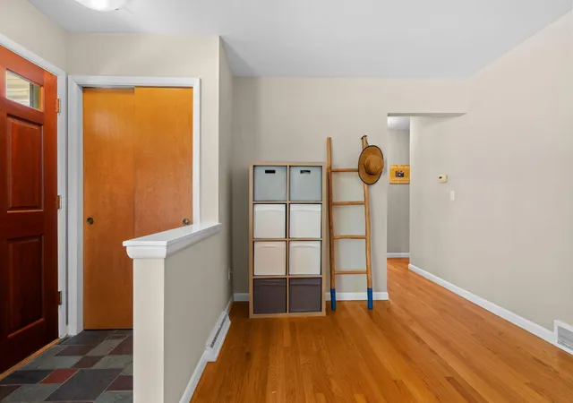 Photo 4 of Single family home for sale at 1559 Glastonbury Rd, Ann Arbor, MI 48103 | MLS# 81026026876 | Listing updated on 2026-06-06