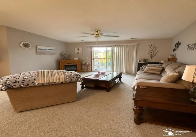 Listing Photo 4 - Condo for sale in building located at 1545 Harbour Blvd, Trenton, MI 48183