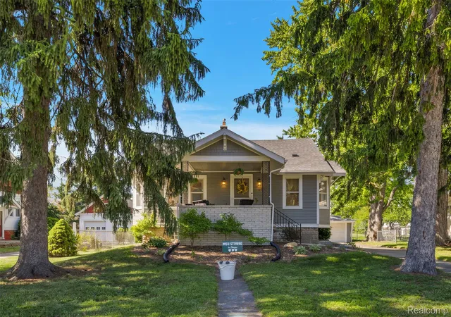 Single family home for sale at 495 Lincoln Ave, Clawson, MI 48017 | MLS# 20261041201