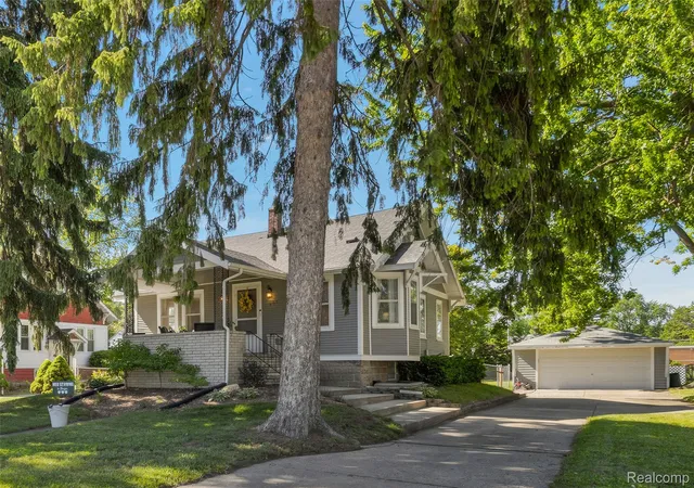 Photo 3 of Single family home for sale at 495 Lincoln Ave, Clawson, MI 48017 | MLS# 20261041201 | Listing updated on 2026-09-21