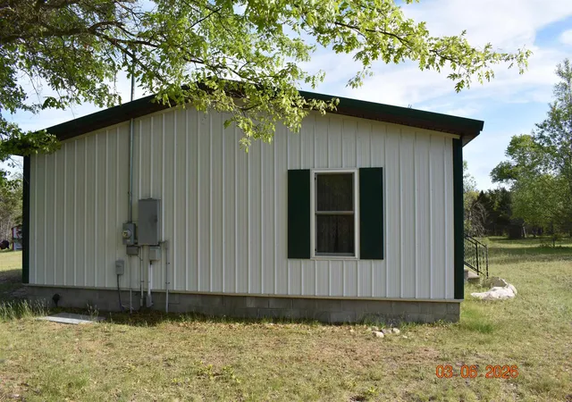 3rd image of 11565 Leline Rd, Roscommon, MI 48653 | MLS# 77080069192