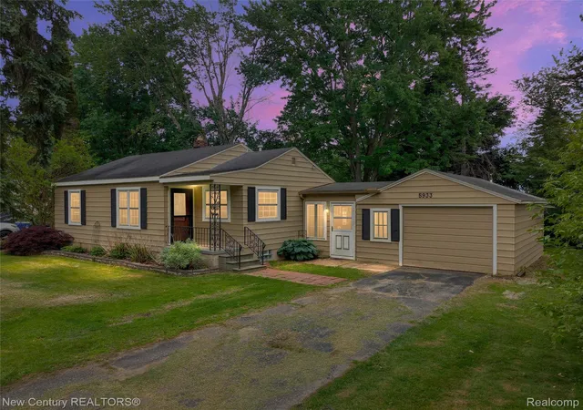 Photo 1 of Single family home for sale at 5933 Dwight Ave, Waterford, MI 48327 | MLS# 20261041209 | Listing updated on 2026-06-09