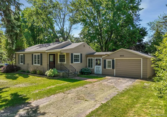 Photo 2 of Single family home for sale at 5933 Dwight Ave, Waterford, MI 48327 | MLS# 20261041209 | Listing updated on 2026-06-09