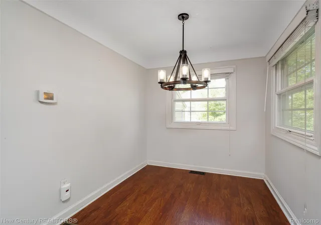 Photo 4 of Single family home for sale at 5933 Dwight Ave, Waterford, MI 48327 | MLS# 20261041209 | Listing updated on 2026-06-09
