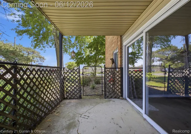 Listing Photo 2 - Condo for sale in building located at 4715 Coolidge Hwy, RoyalOakCity_Oakland, MI 48073 - Unit #1