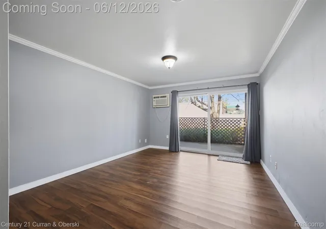 Listing Photo 4 - Condo for sale in building located at 4715 Coolidge Hwy, RoyalOakCity_Oakland, MI 48073 - Unit #1