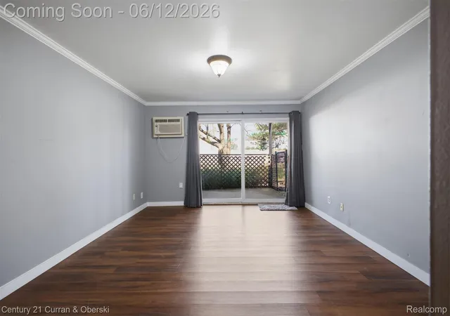 Listing Photo 5 - Condo for sale in building located at 4715 Coolidge Hwy, RoyalOakCity_Oakland, MI 48073 - Unit #1