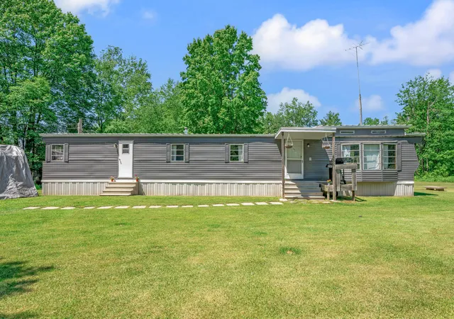 Photo 1 of Single family home for sale at 4955 N Thornapple Ave, White Cloud, MI 49349 | MLS# 72026026897 | Listing updated on 2026-06-09