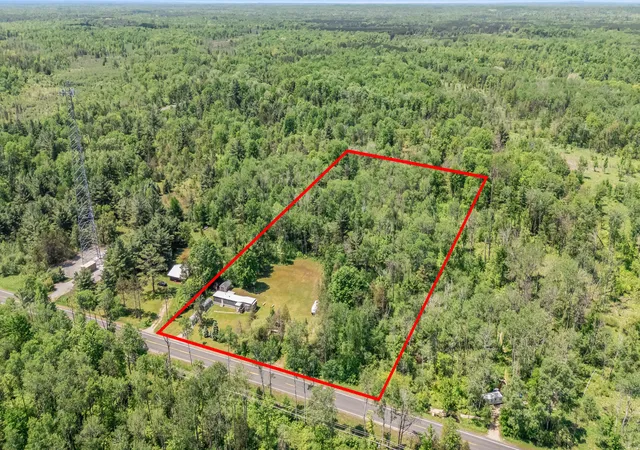 Photo 3 of Single family home for sale at 4955 N Thornapple Ave, White Cloud, MI 49349 | MLS# 72026026897 | Listing updated on 2026-06-09