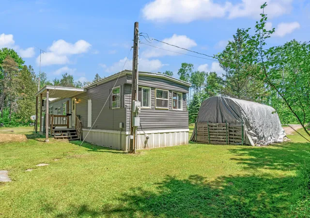 Photo 4 of Single family home for sale at 4955 N Thornapple Ave, White Cloud, MI 49349 | MLS# 72026026897 | Listing updated on 2026-06-09