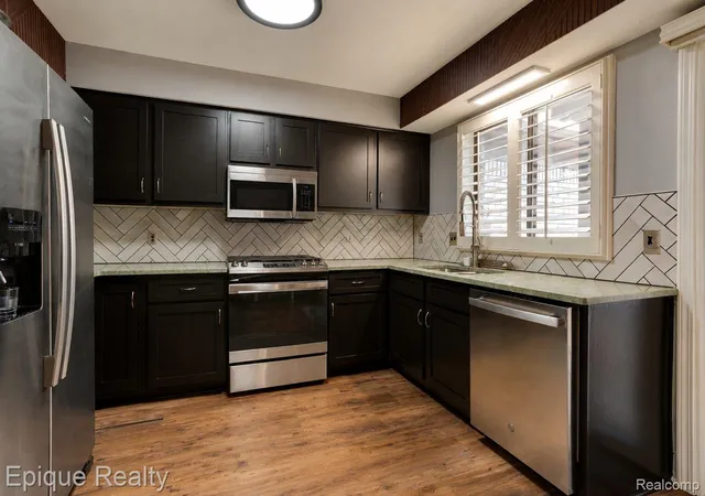 Listing Photo 5 - Condo for sale in building located at 20485 Villa Grande Cir, Clinton Township, MI 48038