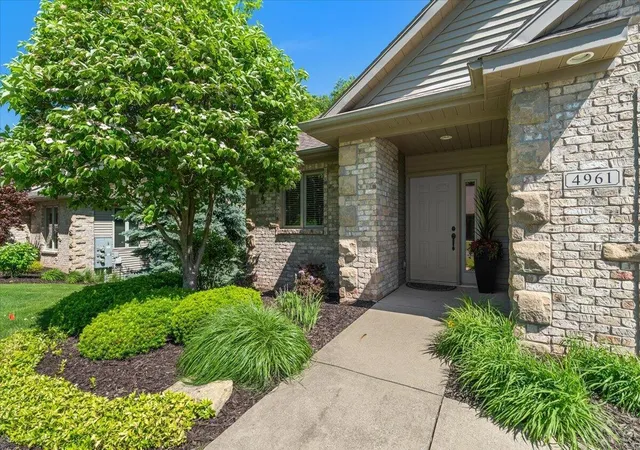 Listing Photo 2 - Condo for sale in building located at 4961 Barnsley Dr, Hudsonville, MI 49426