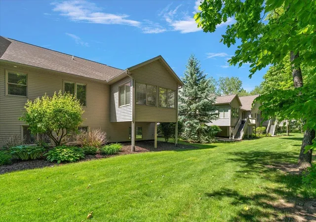 Listing Photo 4 - Condo for sale in building located at 4961 Barnsley Dr, Hudsonville, MI 49426