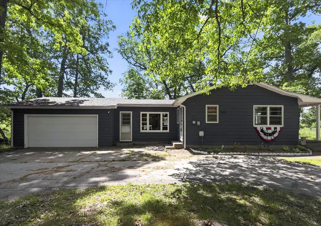 Photo 1 of Single family home for sale at 5770 W Us Hwy 12, Bertrand Township Berrien, MI 49107 | MLS# 69026026938 | Listing updated on 2026-09-16