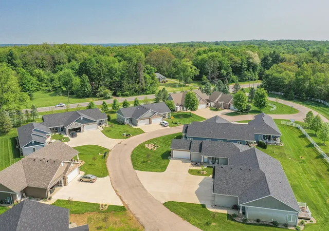 Photo 3 of Condo for sale at 135 Lexington Pointe Dr #8, Niles, MI 49120 | MLS# 69026026948 | Listing updated on 2026-06-09