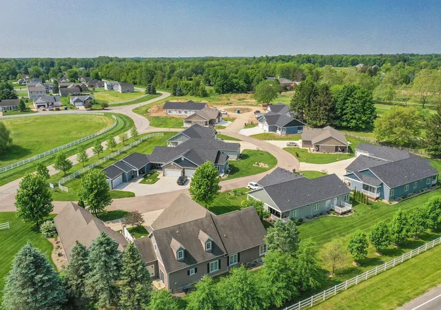 Photo 4 of Condo for sale at 135 Lexington Pointe Dr #8, Niles, MI 49120 | MLS# 69026026948 | Listing updated on 2026-06-09