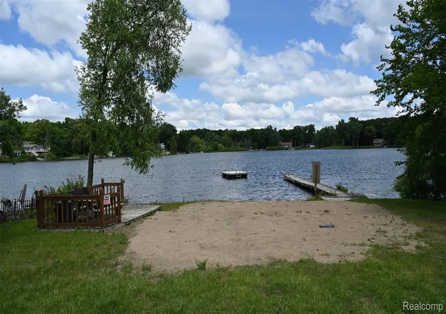 Photo 3 of Single family home for sale at 3057 Hillside Dr, Milford, MI 48380 | MLS# 20261041262 | Listing updated on 2026-09-10
