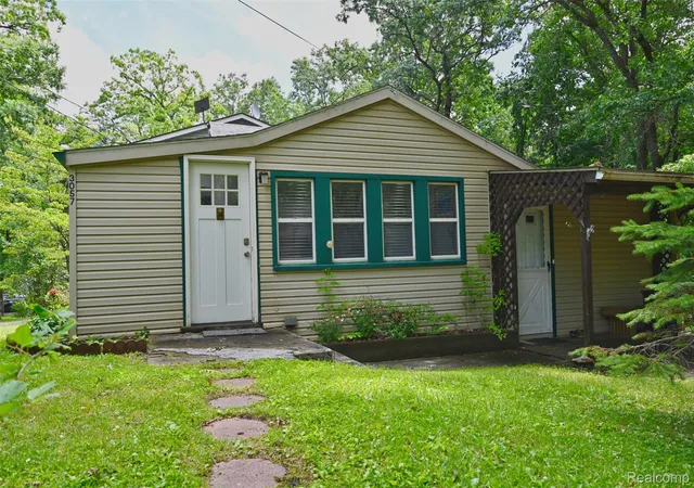 4th image of 3057 Hillside Dr, Milford, MI 48380 | MLS# 20261041262