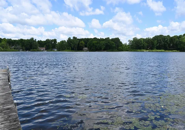 Photo 4 of Single family home for sale at 3057 Hillside Dr, Milford, MI 48380 | MLS# 20261041262 | Listing updated on 2026-09-10