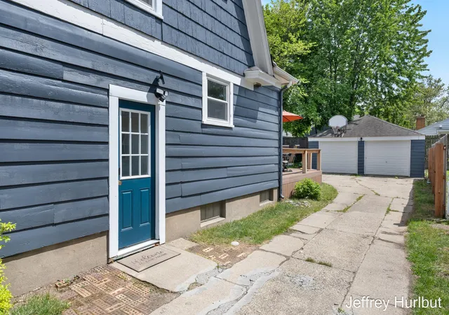 3rd image of 1430 Johnston St SE, Grand Rapids, MI 49507 | MLS# 65026026968