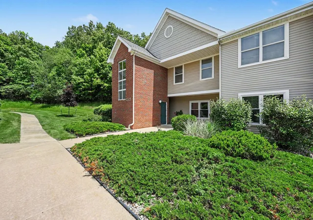 Photo 3 of Condo for sale at 1005 E Duncan St #1A, Manchester, MI 48158 | MLS# 81026026970 | Listing updated on 2026-06-10