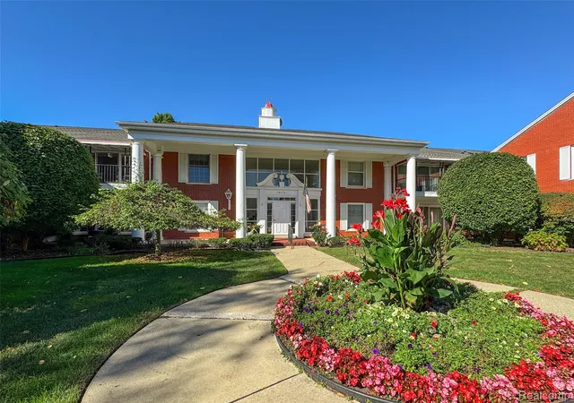 Homes for sale in Beverly Hills, MI | 19710 W 13 Mile Rd, Beverly Hills, MI 48025