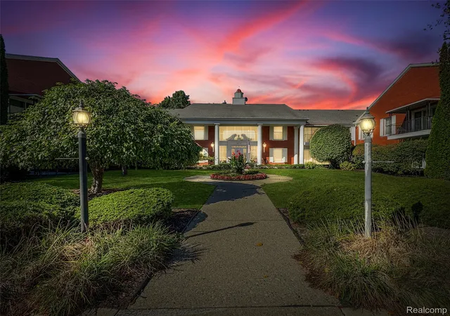 Homes for sale in Beverly Hills, MI | 19710 W 13 Mile Rd, Beverly Hills, MI 48025