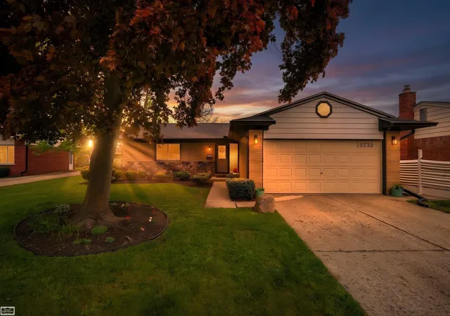 Photo 1 of Sale Pending at 10732 N Oak Dr, Ferndale, MI 48220 | MLS# 58050210118 | Listing updated on 2026-06-12