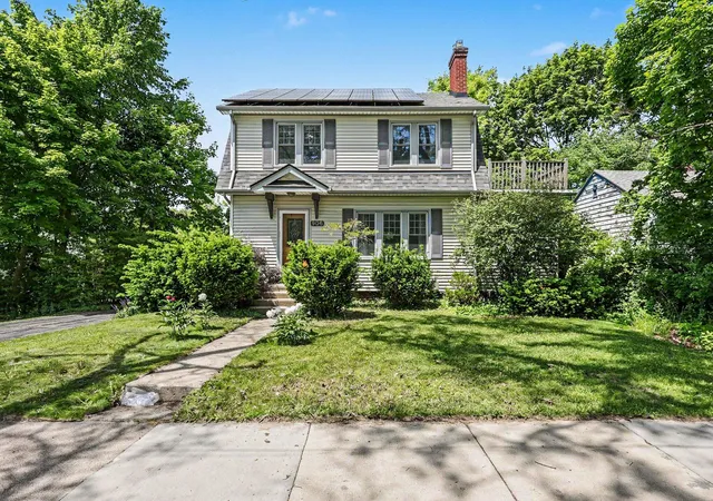 Photo 2 of Single family home for sale at 906 Pauline Blvd, Ann Arbor, MI 48103 | MLS# 81026027002 | Listing updated on 2026-06-10