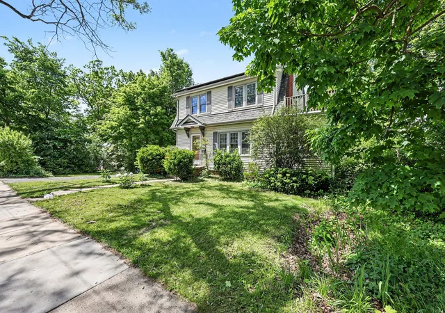 Photo 3 of Single family home for sale at 906 Pauline Blvd, Ann Arbor, MI 48103 | MLS# 81026027002 | Listing updated on 2026-06-10