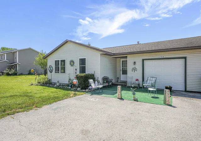 3rd image of 3434 Mahoney Dr, Traverse City, MI 49696 | MLS# 78080069214