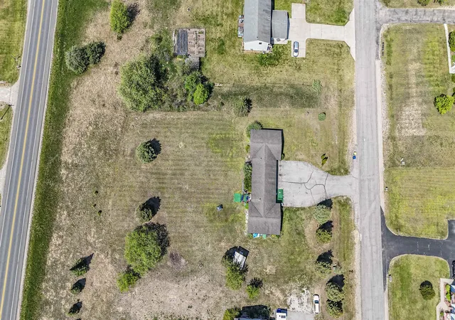 43rd image of 3434 Mahoney Dr, Traverse City, MI 49696 | MLS# 78080069214