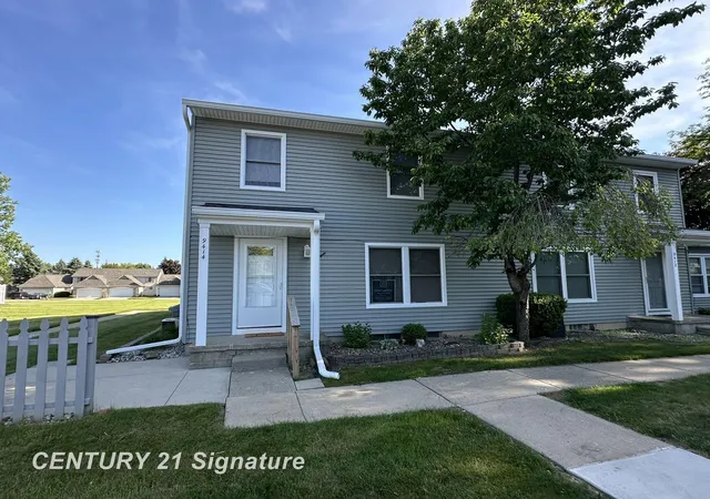 Listing Photo 1 - Condo for sale in building located at 9414 Parkwood Dr, Davison, MI 48423