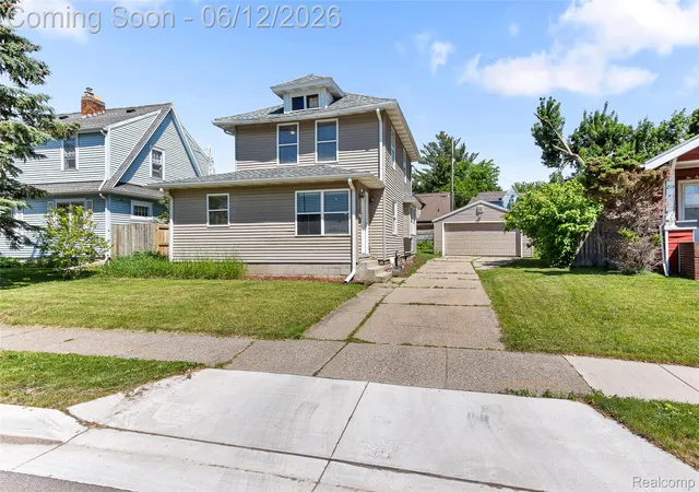 2nd image of 218 W Greenlawn Ave, Lansing, MI 48910 | MLS# 20261041331