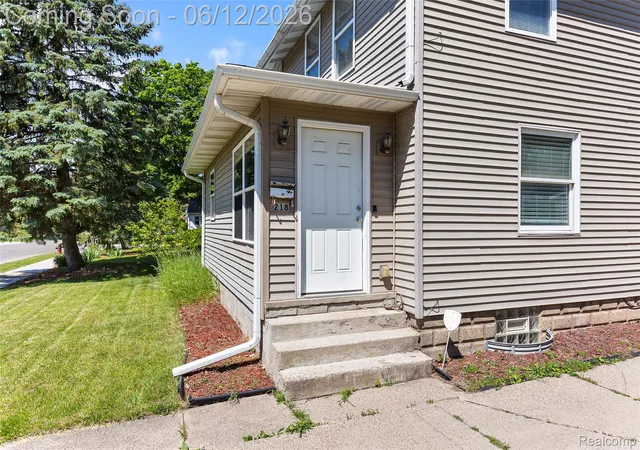 4th image of 218 W Greenlawn Ave, Lansing, MI 48910 | MLS# 20261041331