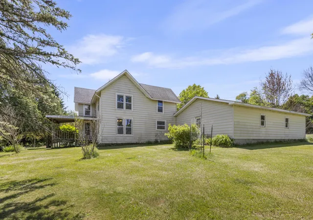 Photo 2 of Single family home for sale at 7500 Bilby Rd, Jerome, MI 49249 | MLS# 53026027039 | Listing updated on 2026-07-23