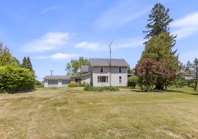 Photo 3 of Single family home for sale at 7500 Bilby Rd, Jerome, MI 49249 | MLS# 53026027039 | Listing updated on 2026-07-23