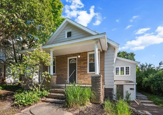 Photo 1 of Sale Pending at 710 Leonard St Ne, Grand Rapids, MI 49503 | MLS# 65026027043 | Listing updated on 2026-06-10