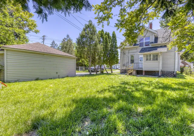 Homes for sale in Center Line City Macomb, MI | 7359 Engleman Ave, Center Line City Macomb, MI 48015 | MLS# 81026027030