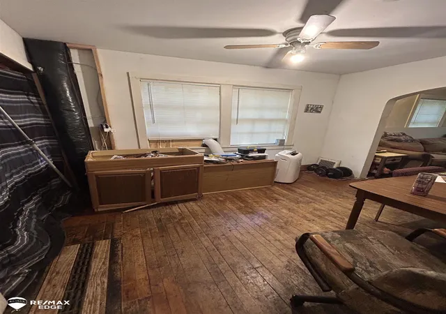 Photo 3 of Single family home for sale at 2233 Joliet St, Flint, MI 48504 | MLS# 5050210139 | Listing updated on 2026-06-05