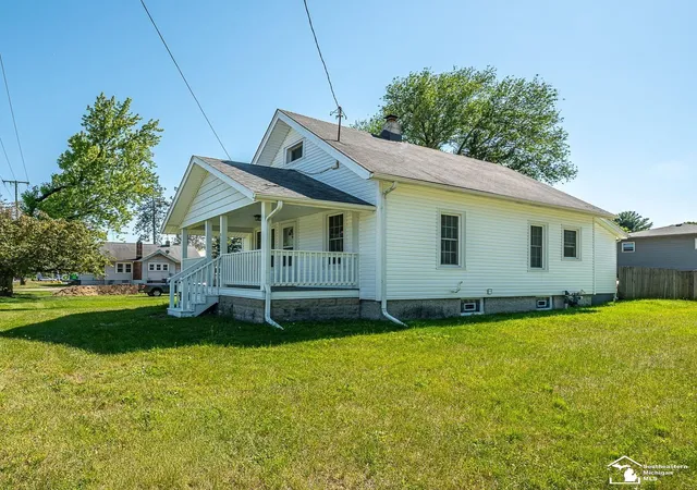 Homes for sale in Bedford Township Monroe, MI | 8237 Lewis Ave, Bedford Township Monroe, MI 48182 | MLS# 57050210143