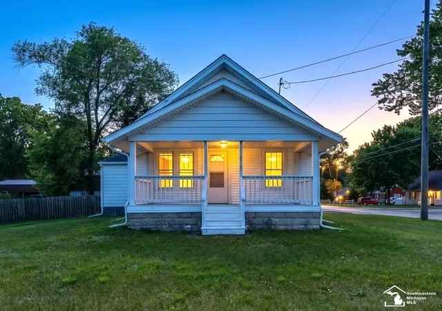 Homes for sale in Bedford Township Monroe, MI | 8237 Lewis Ave, Bedford Township Monroe, MI 48182 | MLS# 57050210143