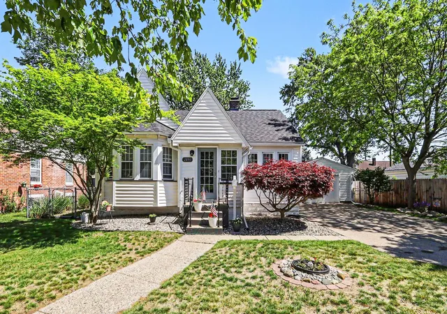 Photo 1 of Sale Pending at 2890 Eastland Rd, Muskegon, MI 49441 | MLS# 71026027051 | Listing updated on 2026-06-06