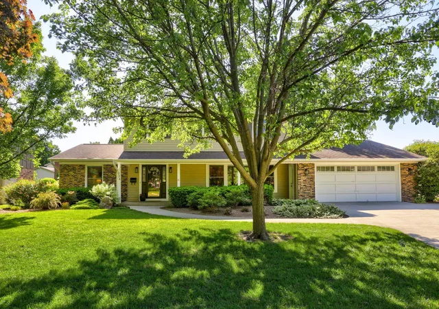 1st image of 934 Eastgate Ct, Frankenmuth, MI 48734 | MLS# 61050210150