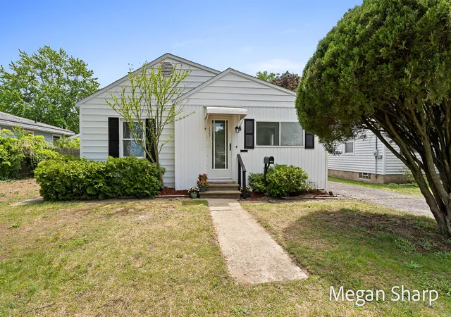 1st image of 2557 Crozier Ave, Muskegon, MI 49441 | MLS# 71026027065