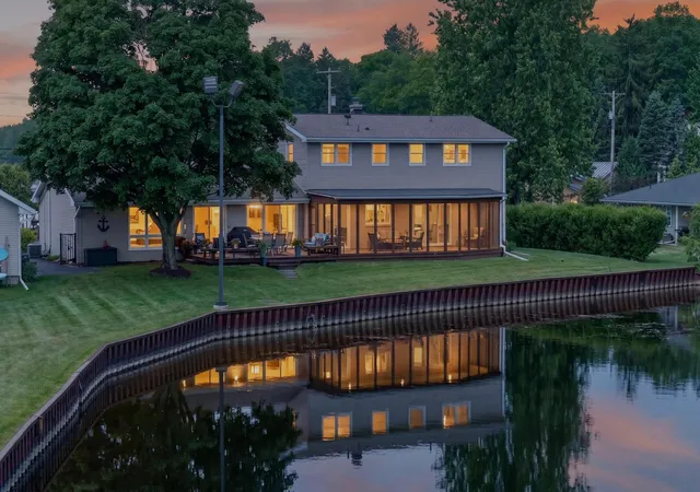 1st image of 5775 Browns Lake Rd, Jackson, MI 49203 | MLS# 55026027073