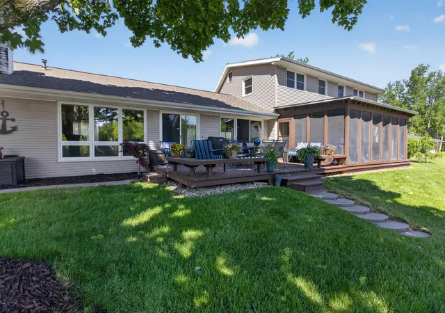 2nd image of 5775 Browns Lake Rd, Jackson, MI 49203 | MLS# 55026027073
