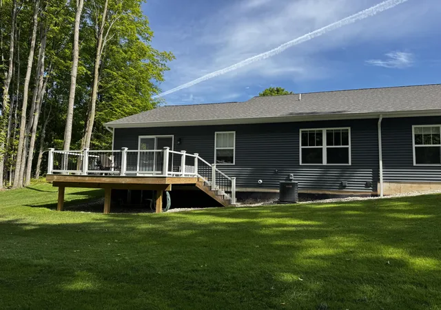 Listing Photo 5 - Condo for sale in building located at 116 Creek Dr, Hart, MI 49420