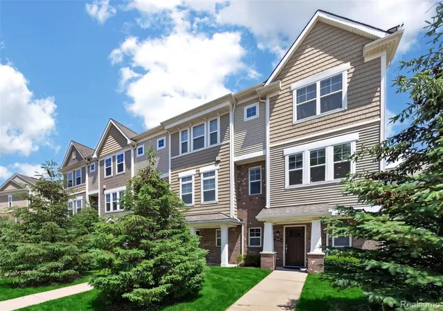 Photo 2 of Condo for sale at 3534 Rochester Rd, Royal Oak, MI 48073 | MLS# 20261041372 | Listing updated on 2026-07-17